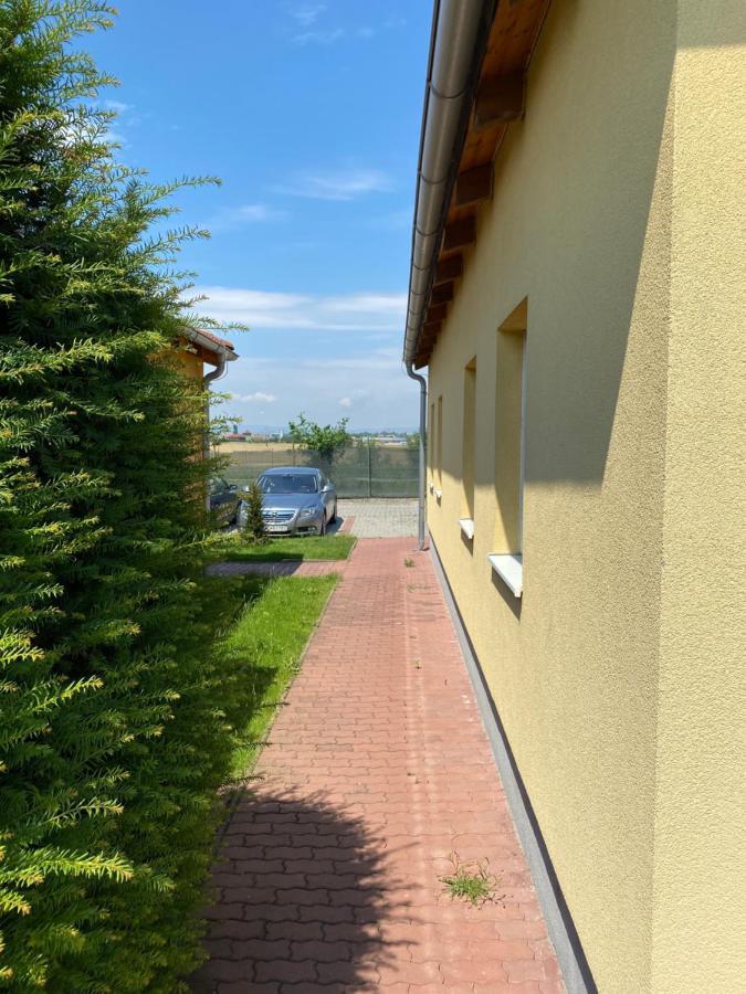Apartman Delfin Senec Exterior foto